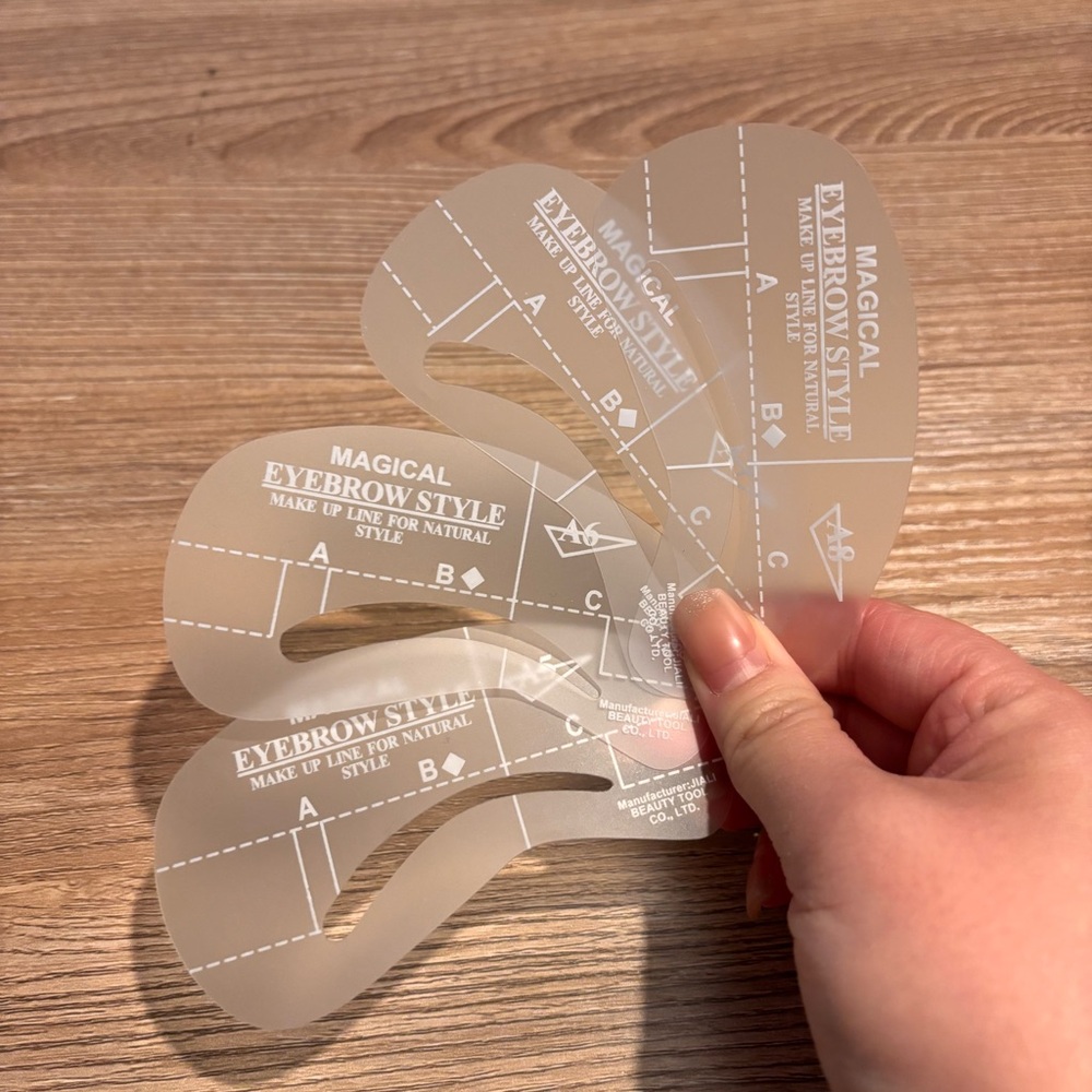 🌟10/$10 NEW Magical Eyebrow Style Stencil Set